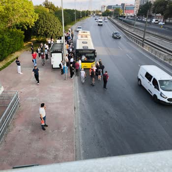 İETT İnsanları Mağdur Ediyorlar