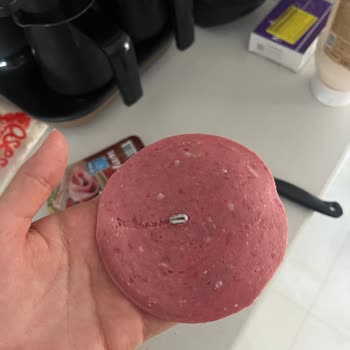 Namet Dana Macar Salam İçinden Metal Çıktı