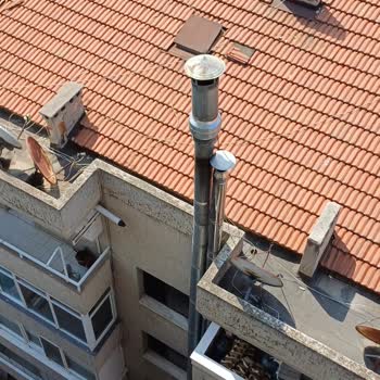 Karşıyaka Belediyesi Nazilli Pide Salonunun Bacasından Çıkan Kötü Koku