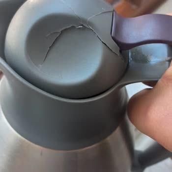 Korkmaz Mutfak Eşyaları'nın Kusurlu Ürünü Kabul Etmemesi Ve Ürünü Kırması!