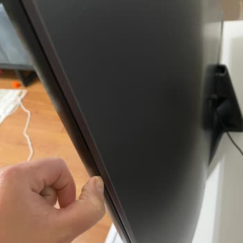 Tırnak Yok Dedikleri Ama Tırnakları Olan LG Marka TV