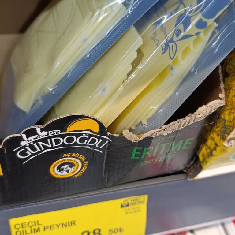 BİM Küflü Ürün Raflarda Duruyor Uyarılmasına Rağmen