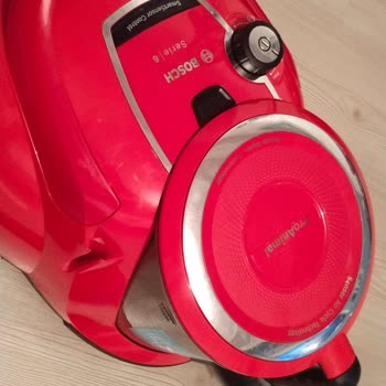 Bosch Serie 6 Proanimal Kırmızı Renk Sürekli Kapanıyor.