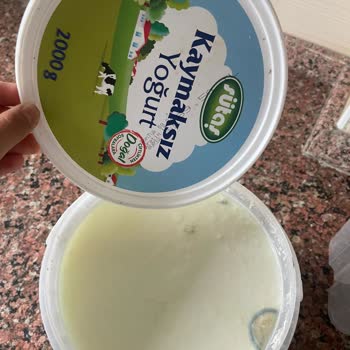 Sütaş Tarihi Geçmemiş Fakat Küflü Yoğurt