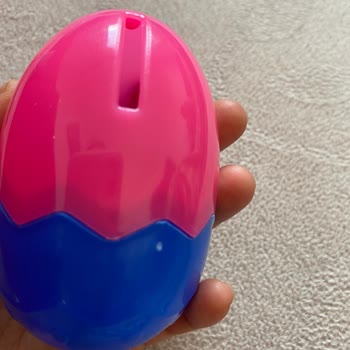 A101 De Çocuklar İçin Satılan Renkli Yumurtalar