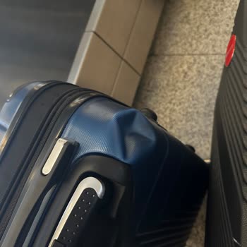 SunExpress Hava Yolları Frankfurt-Ankara Uçuşunda Yaşanan Valiz Hasarı Ve Bekleme Sorunları