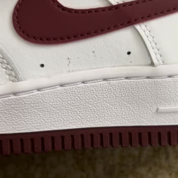 Nike Schuhe mit erheblichen Mängeln geliefert Ich erwarte eine Lösung