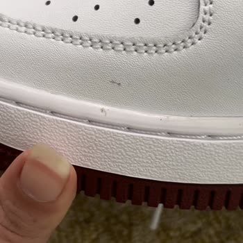Nike Schuhe mit erheblichen Mängeln geliefert Ich erwarte eine Lösung