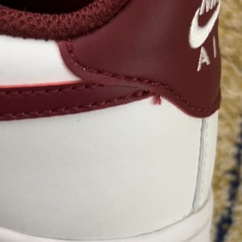 Nike Schuhe mit erheblichen Mängeln geliefert Ich erwarte eine Lösung