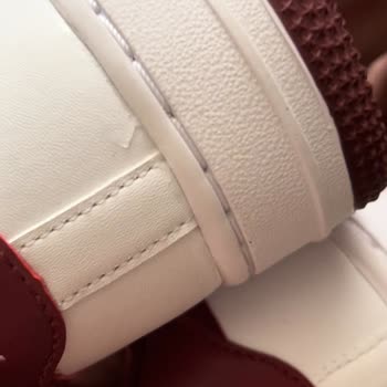 Nike Schuhe mit erheblichen Mängeln geliefert Ich erwarte eine Lösung