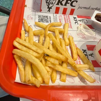 KFC'de Kalite Düşüşü Ve Kötü Deneyim: İzmir Optimum AVM