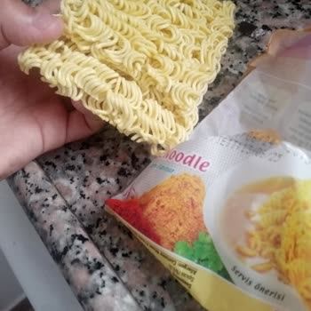 indomie Yarım Yamalak Noodle