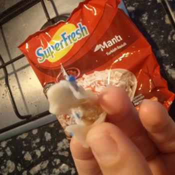 Superfresh Mantının İçinden Mantıya Yapışmış Mavi Plastik Çıktı.
