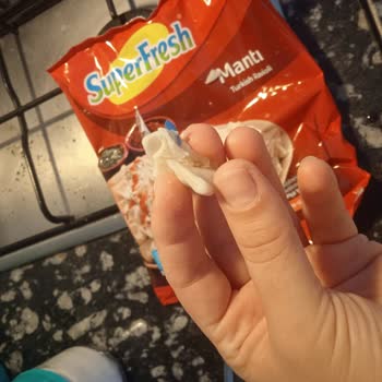 Superfresh Mantının İçinden Mantıya Yapışmış Mavi Plastik Çıktı.