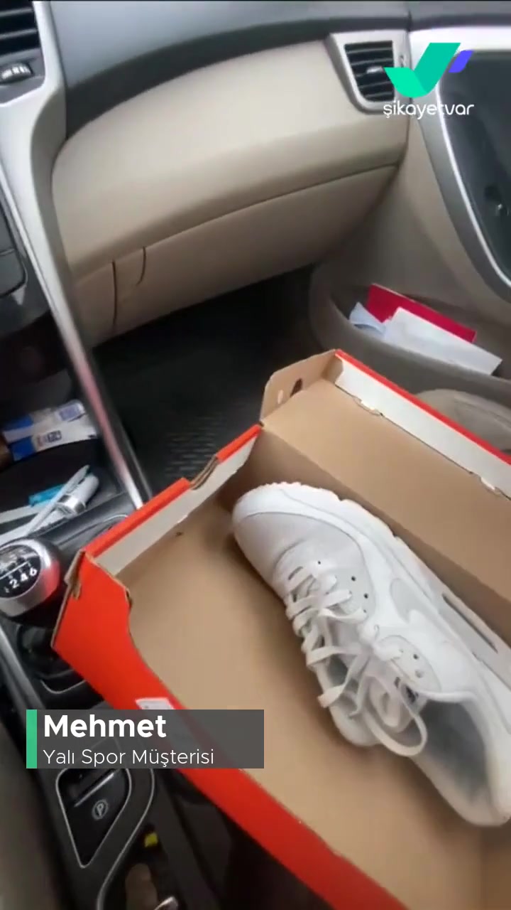 Yalı Spor'dan Almış Olduğum Nike Spor Ayakkabının Tabanında 10 Gün Giymeden Yırtıldı! videonun kapak resmi