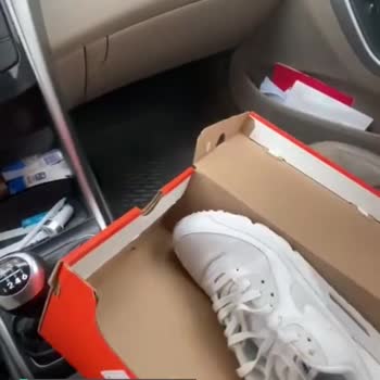 Yalı Spor'dan Almış Olduğum Nike Spor Ayakkabının Tabanında 10 Gün Giymeden Yırtıldı!
