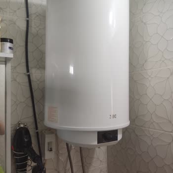 Armut Elektrikçi İşini Kötü Yaptı