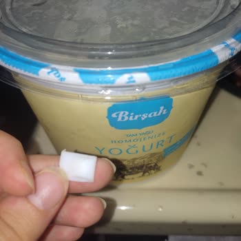 Birşah Yoğurttan Plastik Parça Çıktı