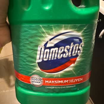 Domestos Koyu Pembe Leke Yaptı