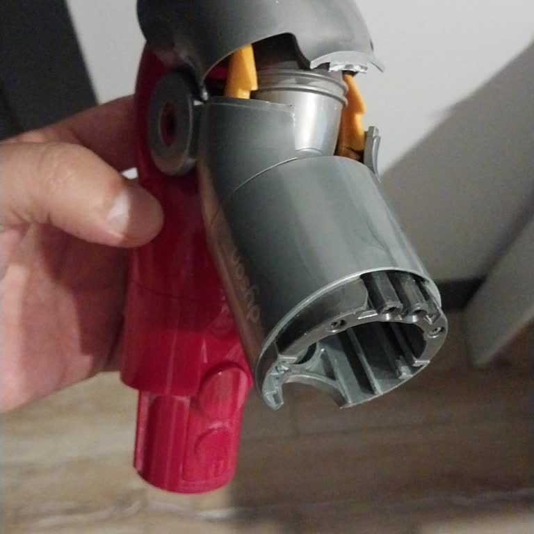 Dyson V12 Kronik Mobilya Altı Adaptör Sorunu Ve Garanti Saçmalığı!