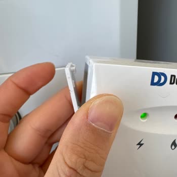 DemirDöküm Oda Termostatı Kırık Pil Kapağı