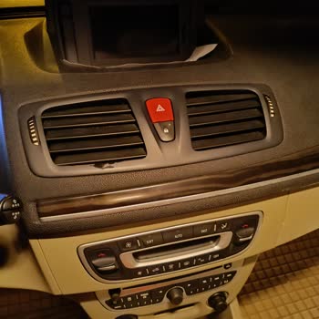 Renault Megane 3 Kalorifer Yönlendirme Izgara Tutamağı Kırılması