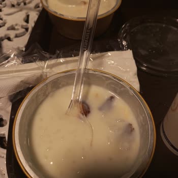 Fethipaşa Sosyal Tesisleri Üsküdar'da Satılan Bozuk Sütlaç Şikayeti