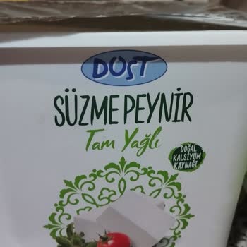 BİM Dost Peynirin İçinden Çıkan Turuncu Sıvı