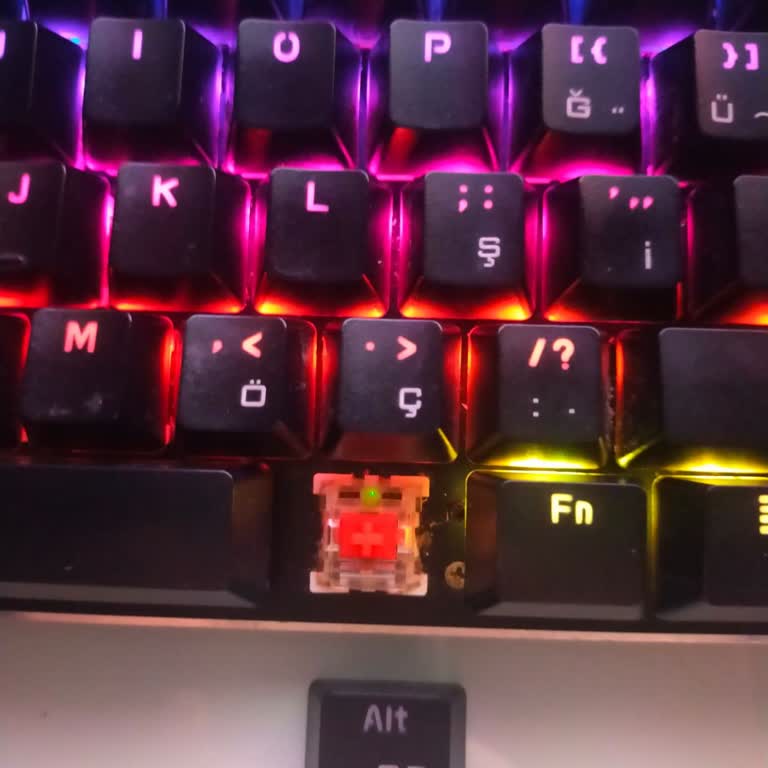 Gamepower Ogre RGB Mechanical Gaming Keyboard Alt Gr Tuşunun Ledi Çok Az Yanıyor