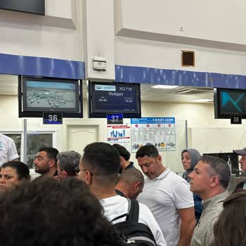 SunExpress Hava Yolları Trabzon-Stuttgart Uçuşunda Uzun Rötar Ve Havalimanı Değişikliği