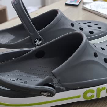 Deichmann'dan Aldığım Crocs Marka Terlik İlk Kullanımda Yırtıldı.