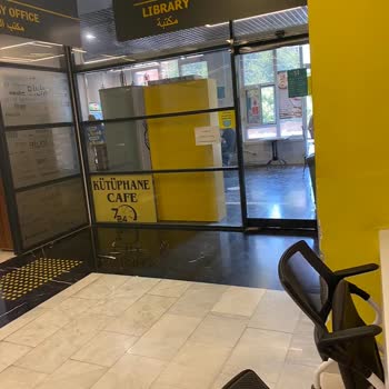 Marmara Üniversitesi Kütüphane Çalışanları Kurallardan Bihaber