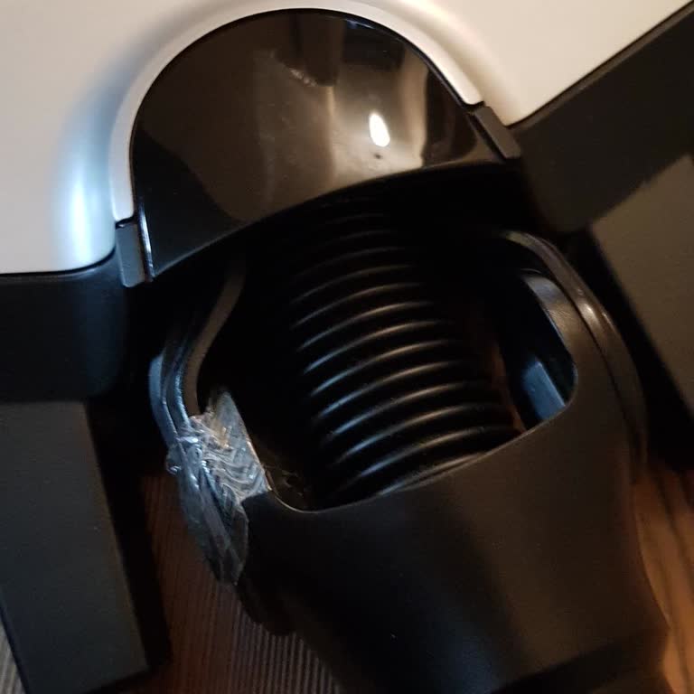 Media Markt Bosch Dik Başlıklı Süpürge 6 Serisi