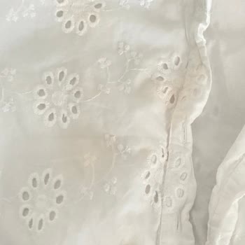 Koton Hiç Giyilmeyen Ürün Tek Yıkamada Sarı Leke Oluştu