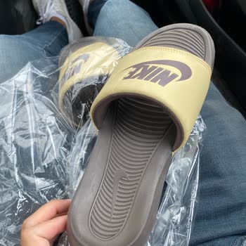 Sneaks Up Dan Aldığım Nike Terlik