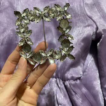 Dressperi (Instagram) Yanık Eski Elbise Gönderiliyor