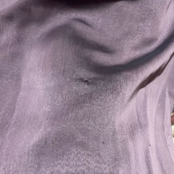 Dressperi (Instagram) Yanık Eski Elbise Gönderiliyor