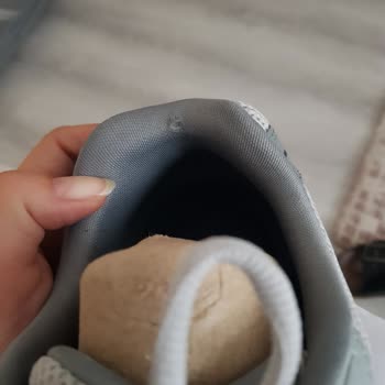 Skechers 20 Günde Astarı Yırtıldı.