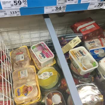 A101 Mağazası Pislik İçinde, İlgilenen Kimse Yok! Muhatap Bulamıyoruz