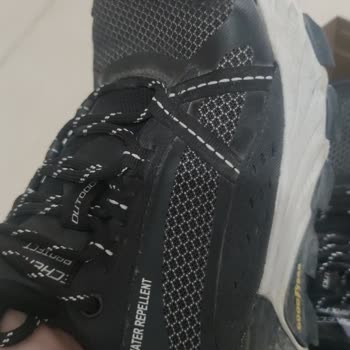 Skechers Yeni Ayakkabı 2 Ayda Pert Oldu