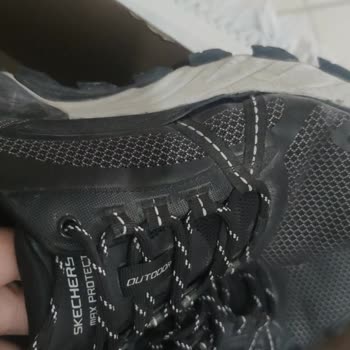 Skechers Yeni Ayakkabı 2 Ayda Pert Oldu