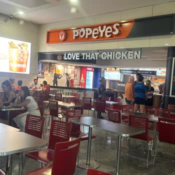 İzmir Dış Hatlar Popeyes Çalışanları