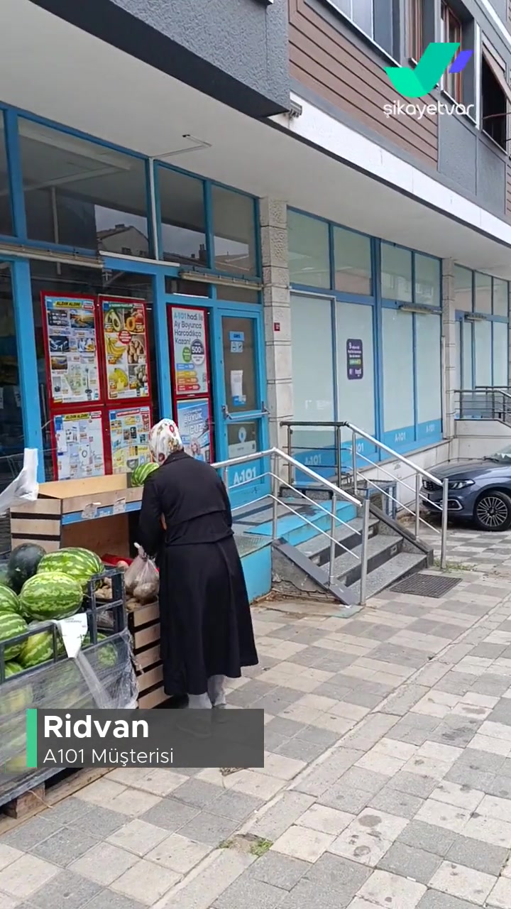İstanbul Ümraniye Dudullu Esenşehir Mah A101 Cuma Namazı Bahanesiyle Müşteri Almıyorlar! videonun kapak resmi