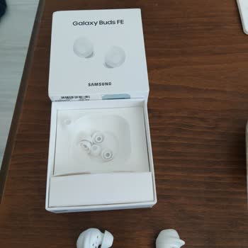 Samsung Fe Kulaklık Şarj Kutusunu Kaybettim.