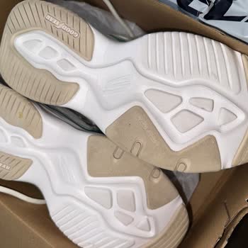 Skechers Giyilmiş Ayakkabı Gönderiyor!