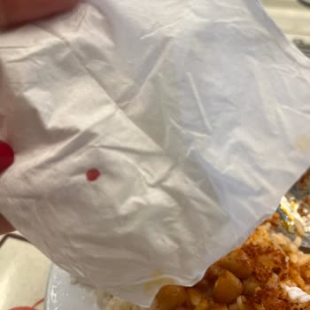 Leziz Esnaf Lokantası (Ataköy) Yemekten Cam Parçası Çıktı!