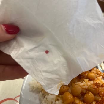 Leziz Esnaf Lokantası (Ataköy) Yemekten Cam Parçası Çıktı!