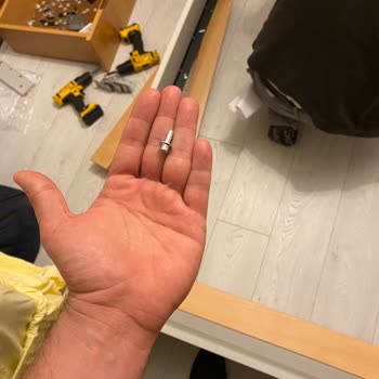 Kelebek Mobilya İzmir/GAZİEMİR Kelebek Daybed Karyola 5 Aydır Gelemeyen Eksik Vidaları