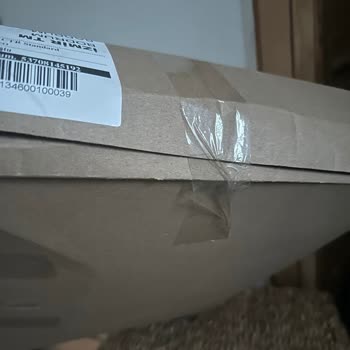 Zara Order Cam with Four Items Missing, The Box Was Damaged