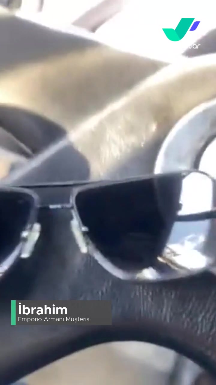 Emporio Armani Gözlüğünde Çizikler Ve Film Atmaları Oluştu! videonun kapak resmi